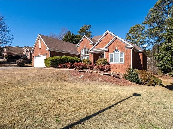2nd image of 1175 Lewis Ridge Cir