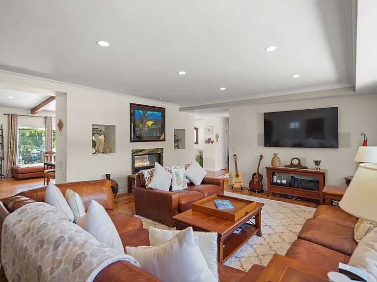 1040 Alameda Blvd — Photo 12