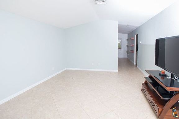 3rd image of 197 W Dennis Ct