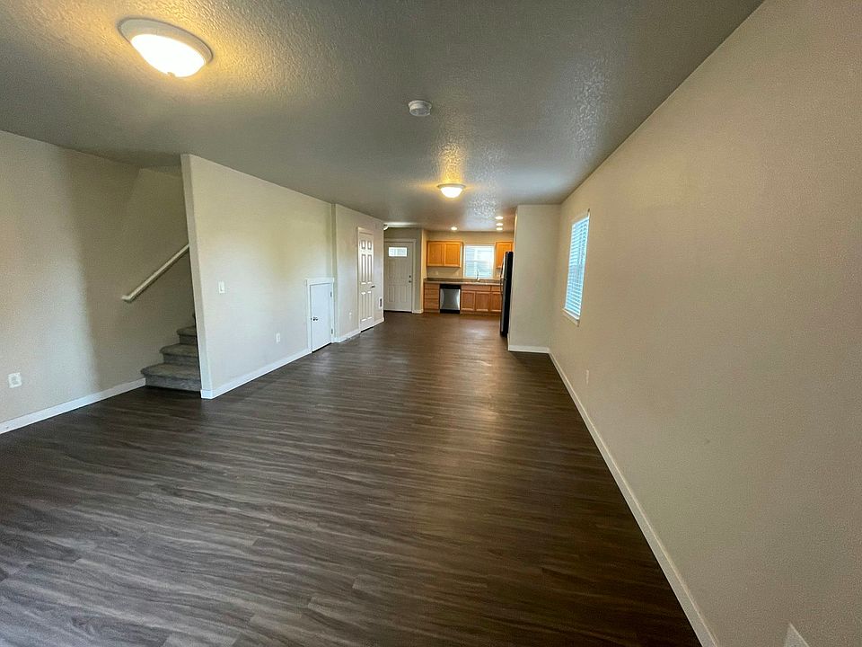 2nd image of 2326 NE Evans St #6