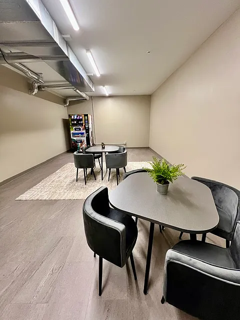 1029 SW Adams St — Photo 4