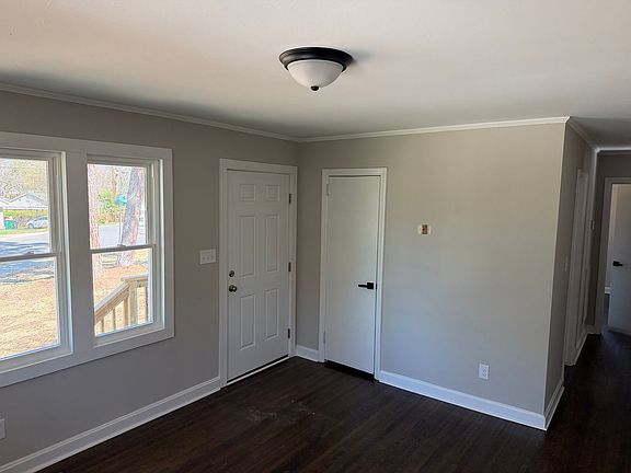 4th image of 4401 Welling Ave