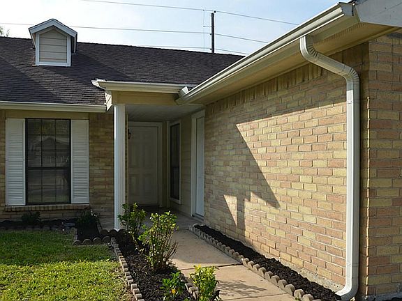 Freshly landscaped walkway to Entry