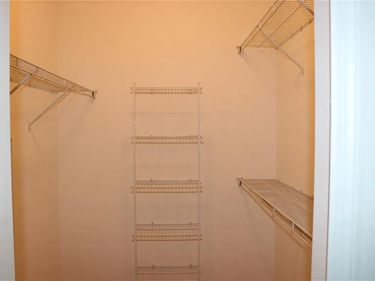 339 Mariners Gate Dr — Photo 15
