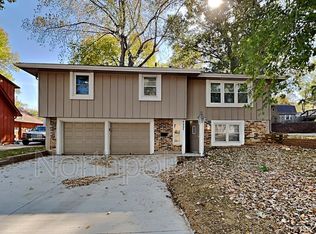6805 E 135th St, Grandview, MO 64030