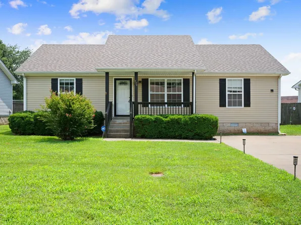 574 Oakmont Dr, Clarksville, TN 37042