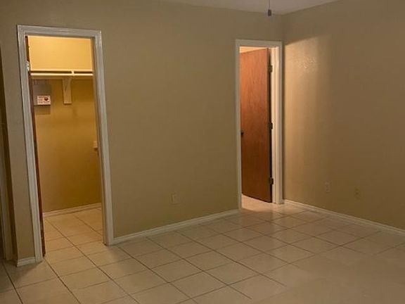 5th image of 1929 Pheasant Dr