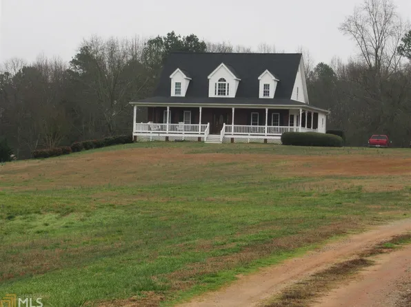 1362 W East King Rd, Commerce, GA 30530