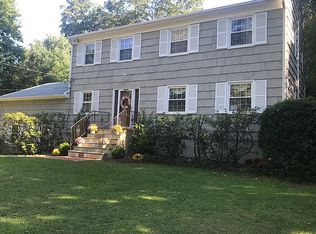 61 Wire Mill Rd, Stamford, CT 06903