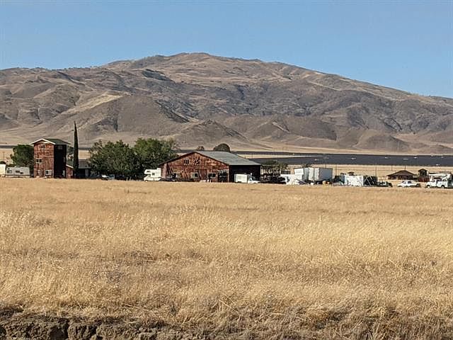 2nd image of 29935 Panoche Rd