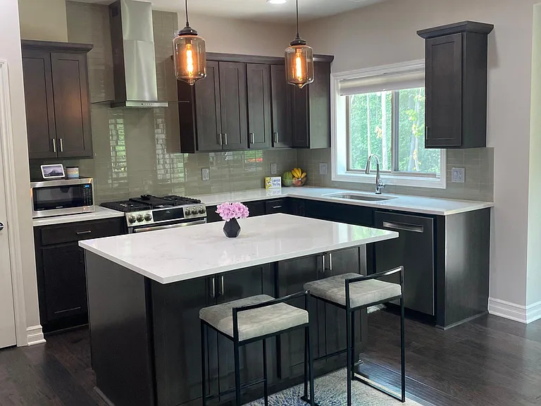 1591 N Lake Dr — Photo 6