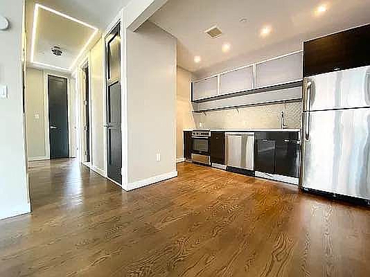 1st image of 130 Leonard St #2R
