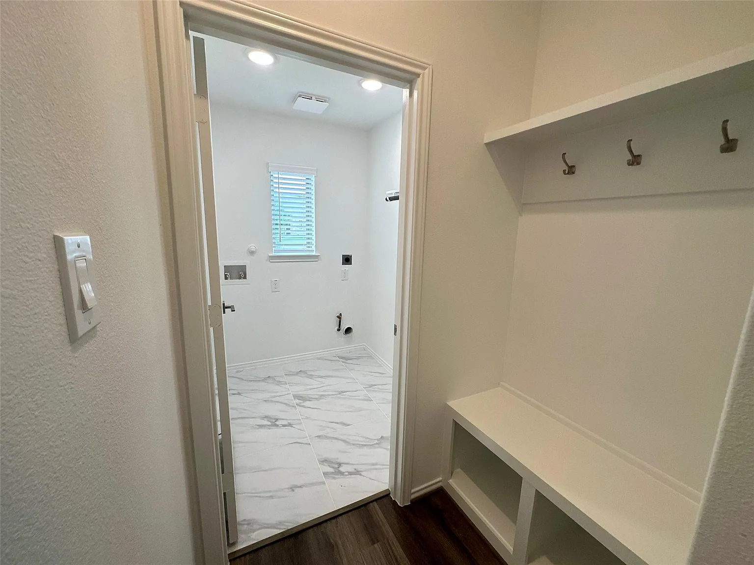 4 bed, 3.0 bath, 1912 sqft, $2,600 — Photo 4