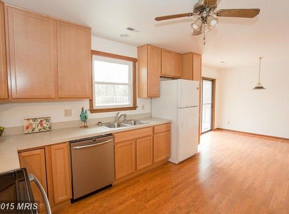 3rd image of 15 Lorenzo Dr