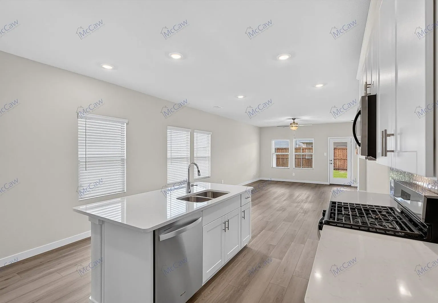 4 bed, 2.0 bath, 1550 sqft, $1,950 — Photo 4