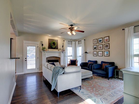 3rd image of 2632 Browning Way