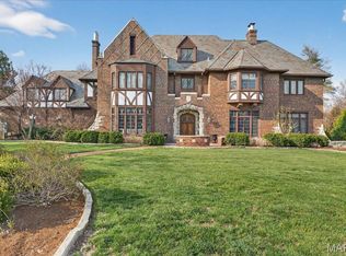 66 Lake Forest Dr, Saint Louis, MO