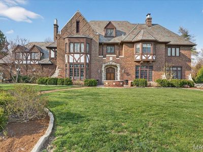 66 Lake Forest Dr, Saint Louis, MO, 63117