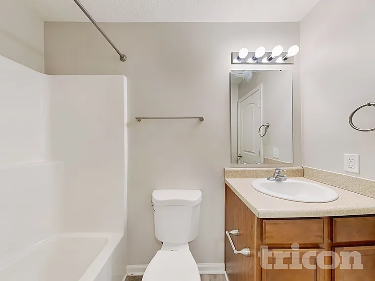 84 Rambling Rd — Photo 9