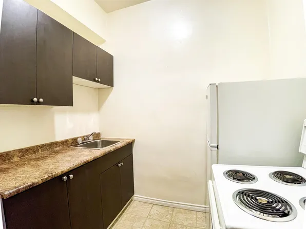 Kenora, 2601 14th Ave, Regina, SK S4T 1R3