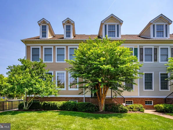 3 Village Green Dr, Ocean View, DE 19970