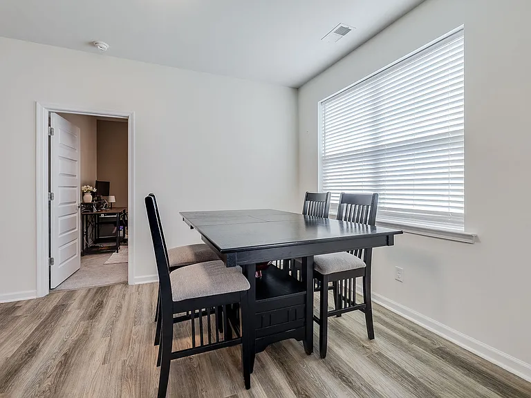 161 Holloway Hl — Photo 15
