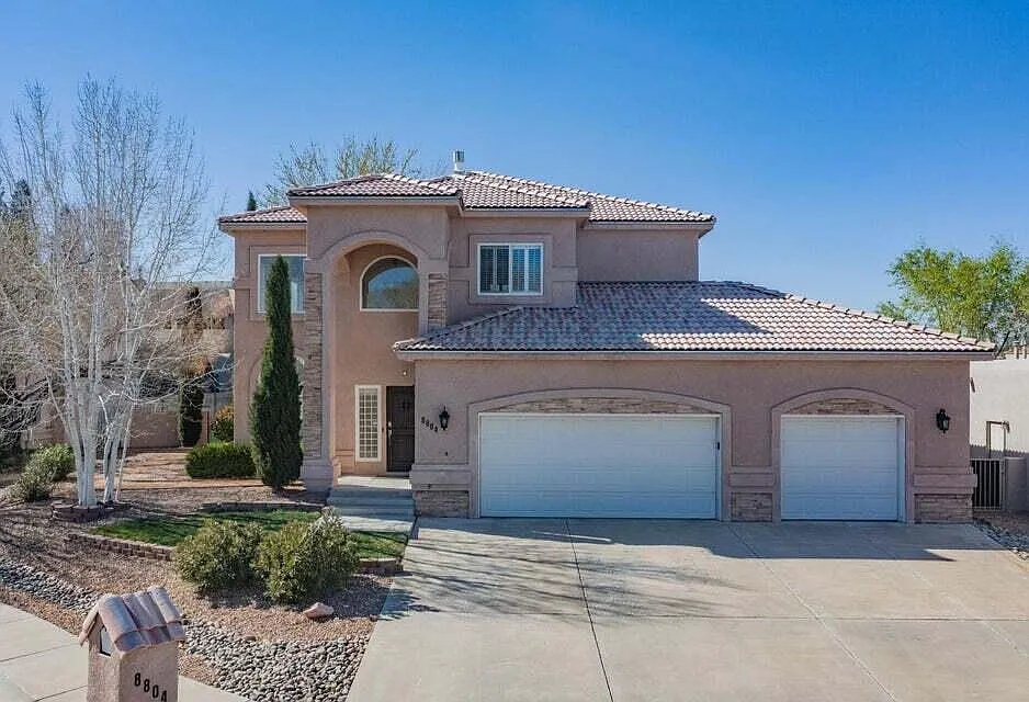 4 bed, 3.0 bath, 3000 sqft, $4,300 — Photo 1