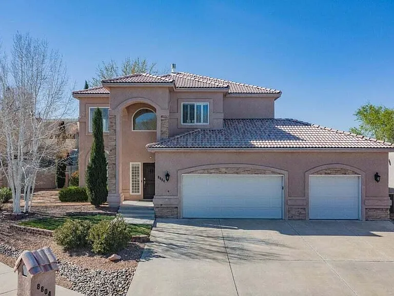 8804 Vallejo Pl NE — Photo 1