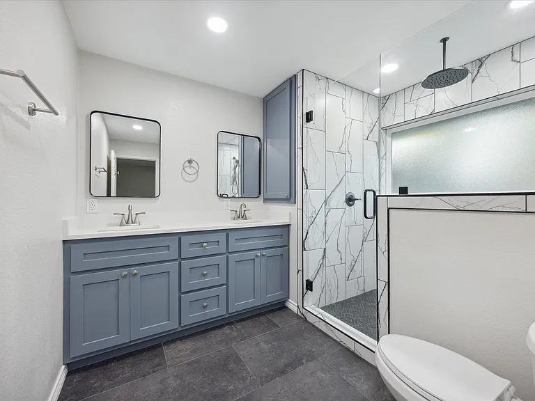 1305 W 1st St — Photo 16