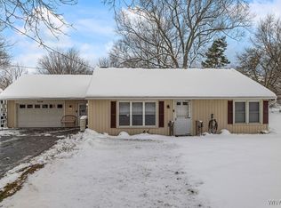 5536 Townline Rd, Sanborn, NY 14132