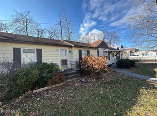 98 Point Breeze Rd, Saratoga Springs, NY 12866