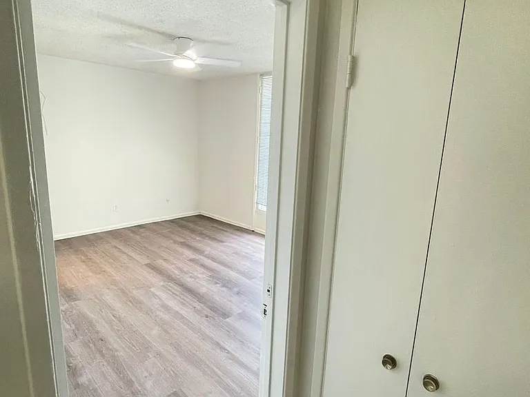 712 N Adams St — Photo 8