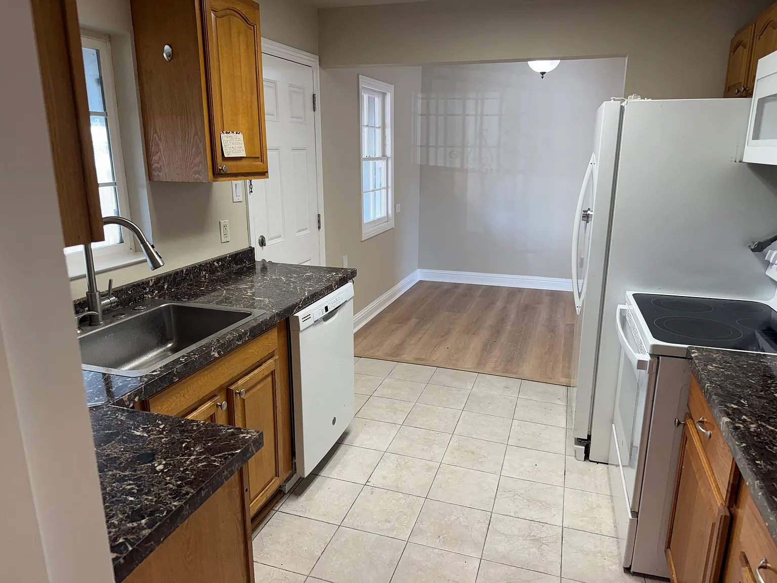 4 bed, 1252 sqft, $3,050 — Photo 4