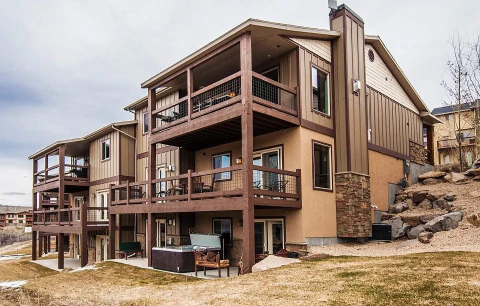 1426 Hailstone Dr