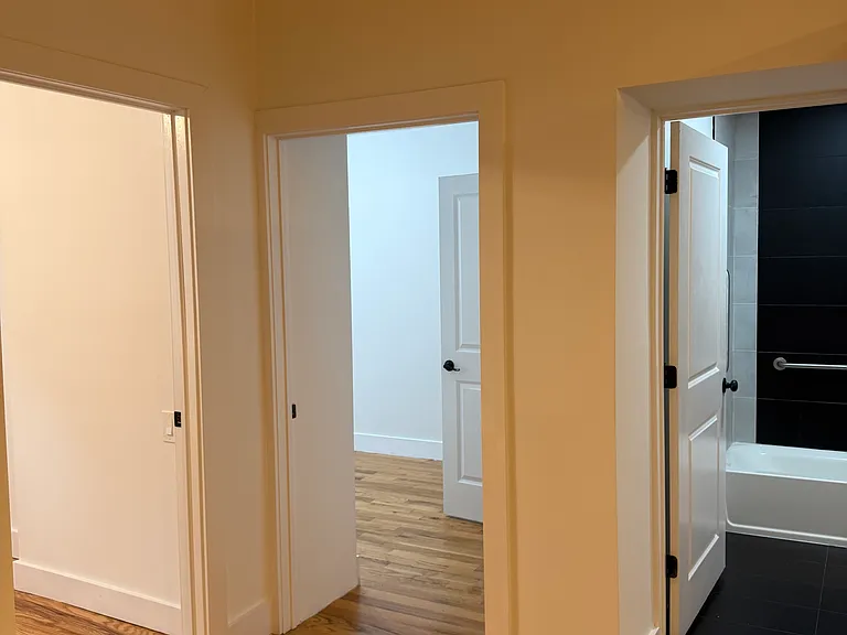 2501 West St #1B — Photo 8