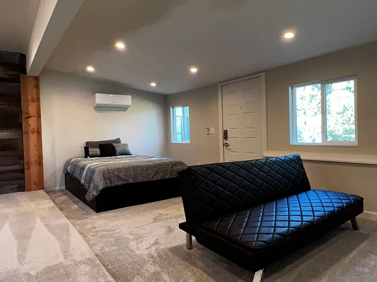 1401 Ames St #B — Photo 7