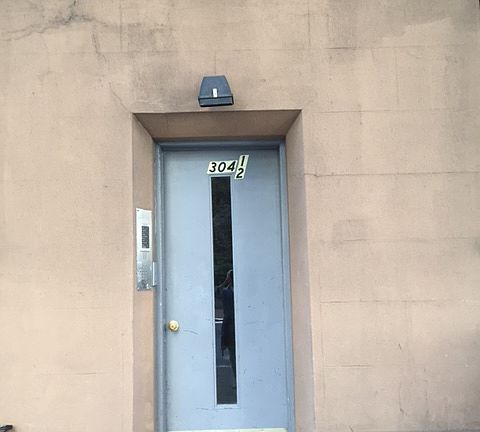 5th image of 304 E 38th St APT Bg