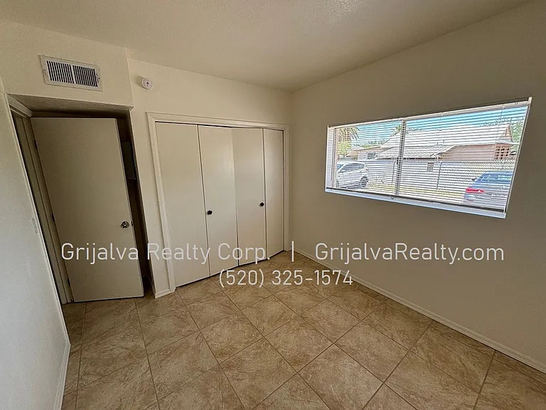 2415 N. Geronimo — Photo 8