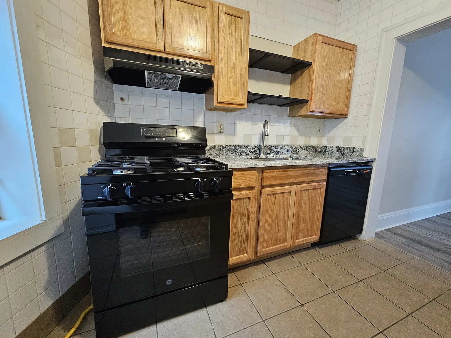 2774 Hampshire Rd Apt 4 — Photo 2