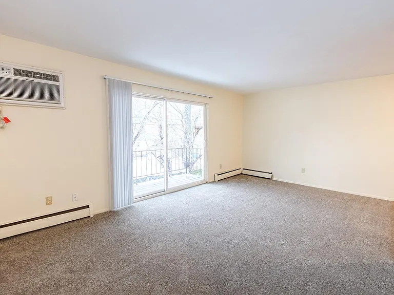 Cedar Avenue Apartments — Photo 37