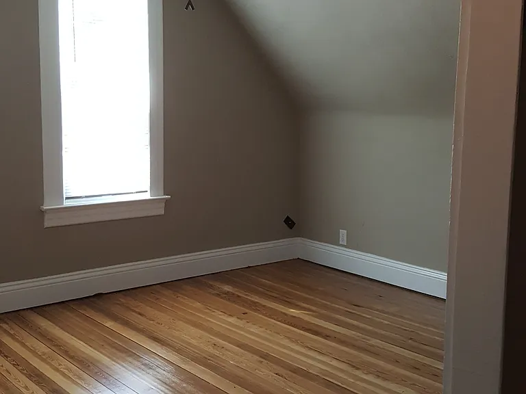 313 W Walnut St — Photo 8