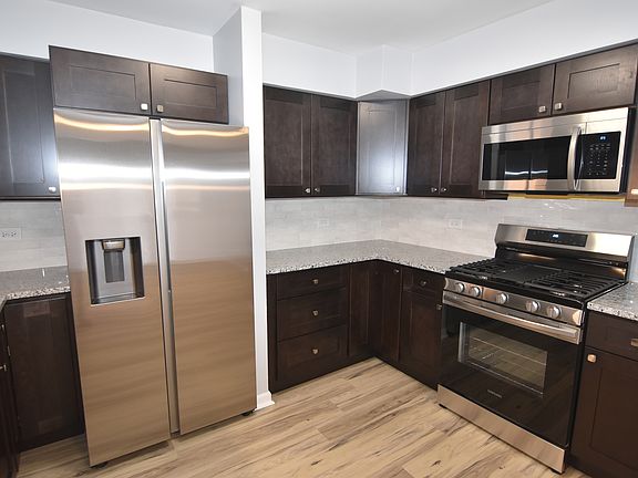 4th image of 843 Oakside Ln