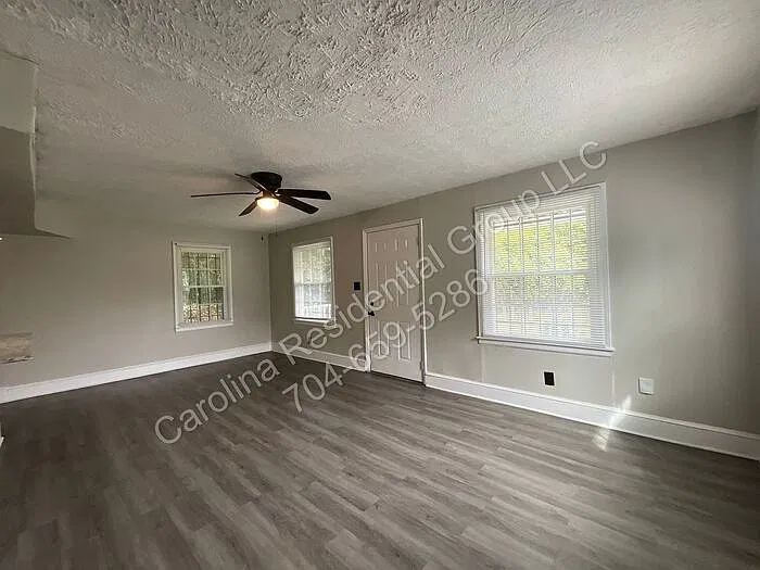 2 bed, 1.0 bath, 1006 sqft, $1,495 — Photo 3