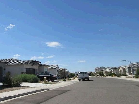 Exterior Neighborhood (street photo)