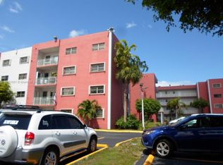 8425 NW 8th St APT 401, Miami, FL 33126