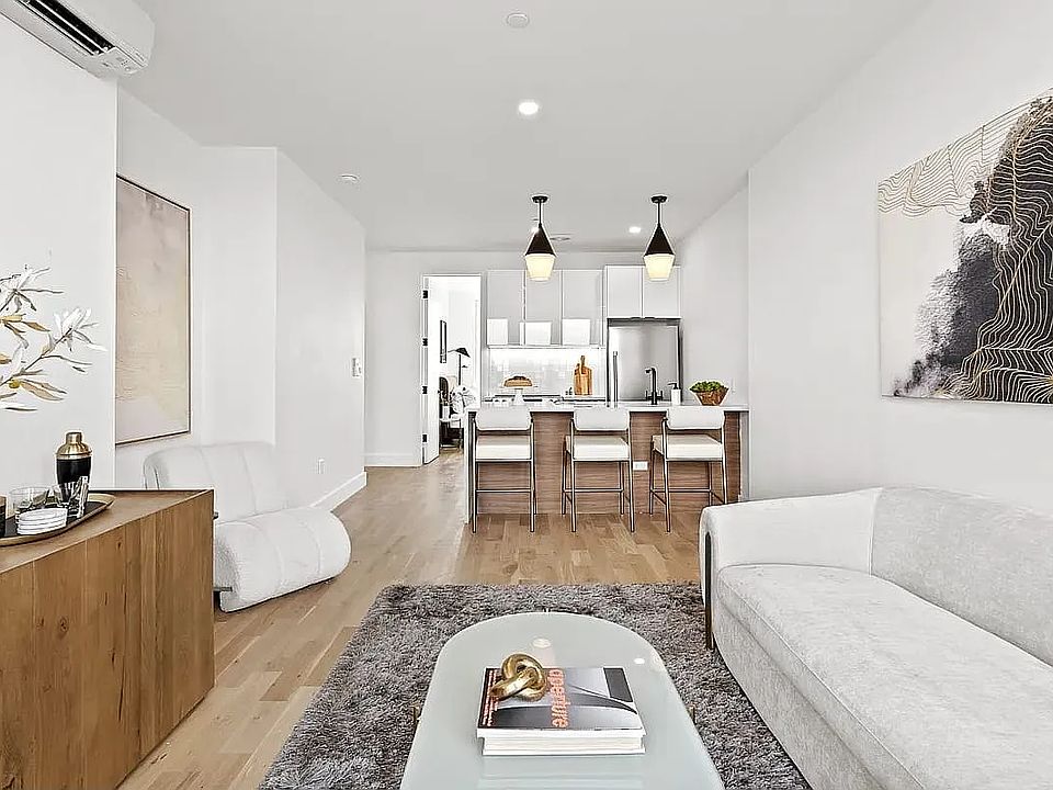 1st image of 161 Meserole Ave #5D