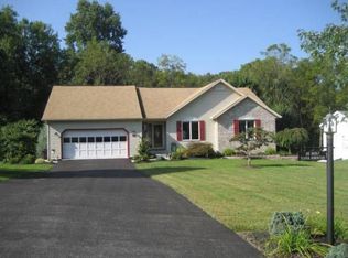 62 Collins Cir, Hanover, PA 17331