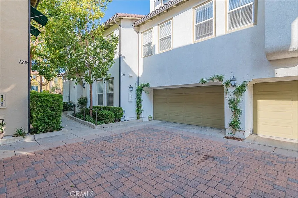 3 bed, 1600 sqft, $4,300 — Photo 4