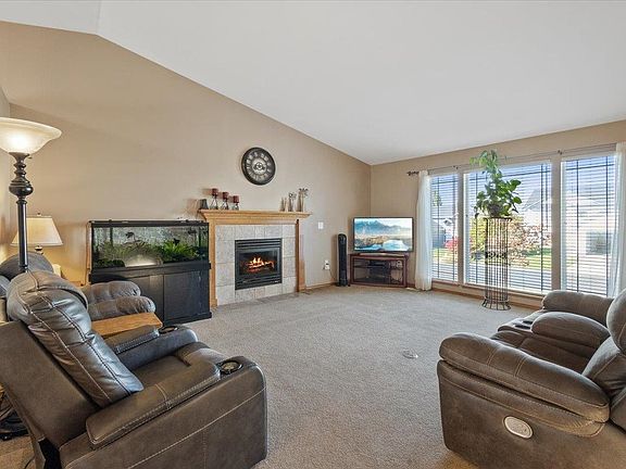 5th image of 16004 E 6th Ln