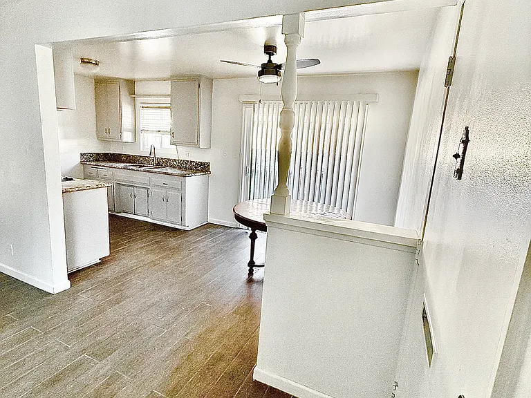 1125 W Pearl St #1 — Photo 6